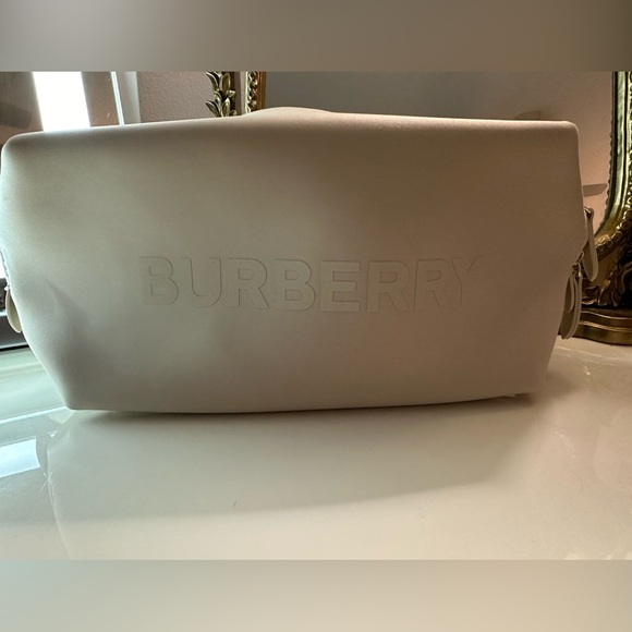 Handbags - Burberry beauty bag